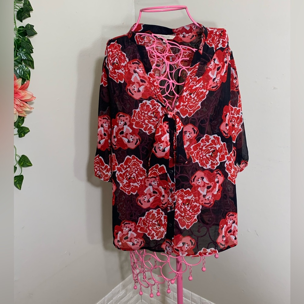 Rw&co what are length sleeve share floral button down blouse